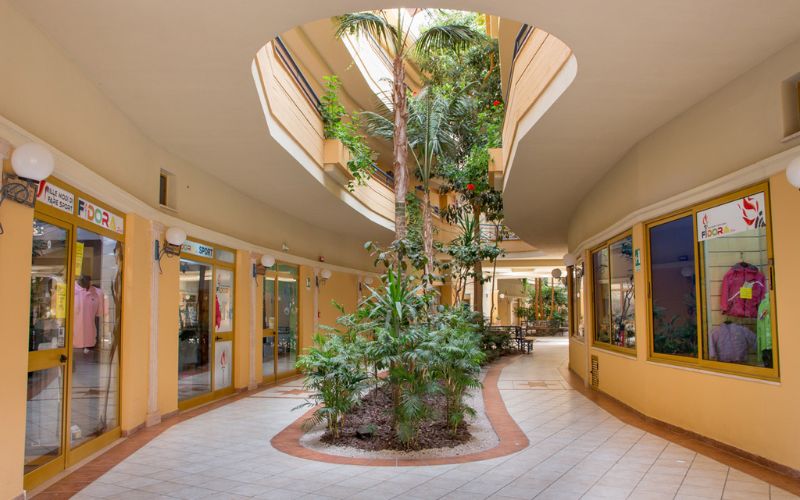 CENTRO TURISTICO AKIRIS